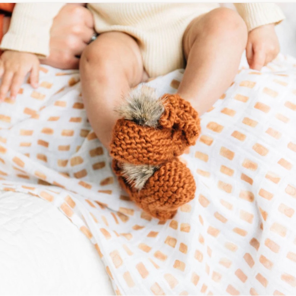 New! The Blueberry Hill -BOOTIES WITH POM, Rifle -cinnamon